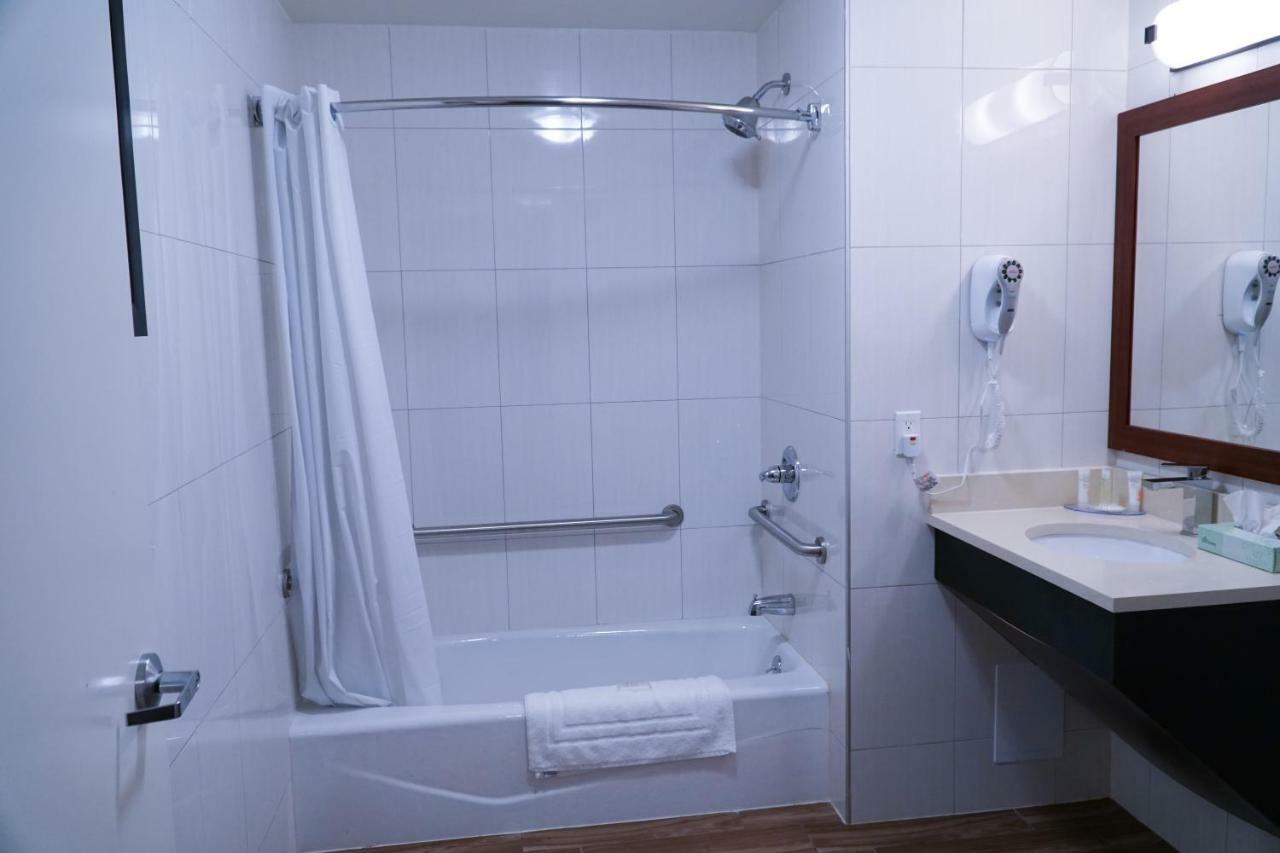 Hotel Mint Jfk Airport New York Bagian luar foto